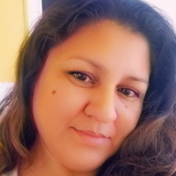 Meet your Posher, Areli - Picture 2 of 2